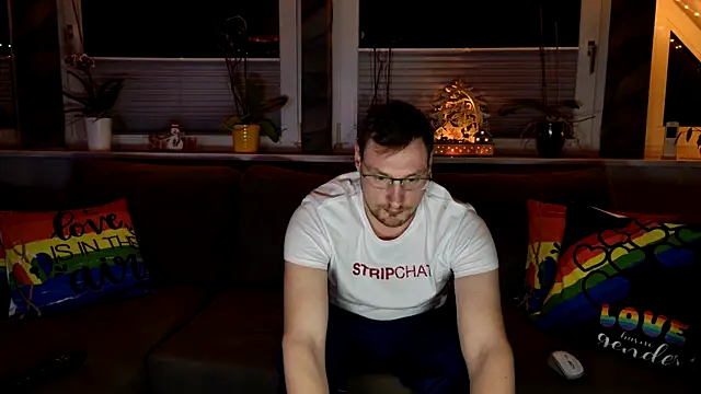 Snapshot of Relsxboy chatting on 12/07/24, 07:16 Relsxboy online show from 12/07/24, 07:16