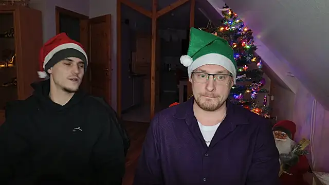 Snapshot of Relsxboy chatting on 12/25/24, 05:15 Relsxboy online show from 12/25/24, 05:15