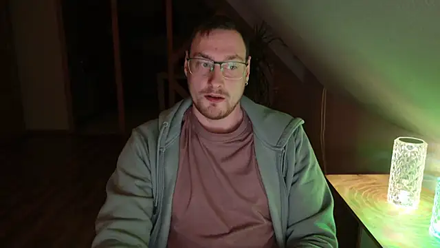 Snapshot of Relsxboy chatting on 01/06/25, 09:32 Relsxboy online show from 01/06/25, 09:32