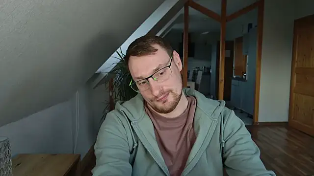 Snapshot of Relsxboy chatting on 02/26/25, 05:00 Relsxboy online show from 02/26/25, 05:00