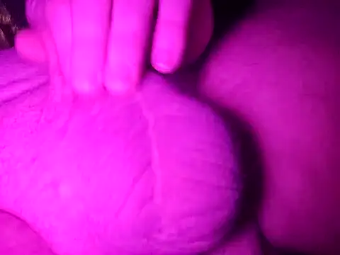 Snapshot of Barrentine88 chatting on 02/11/25, 01:20 Barrentine88 online show from 02/11/25, 01:20