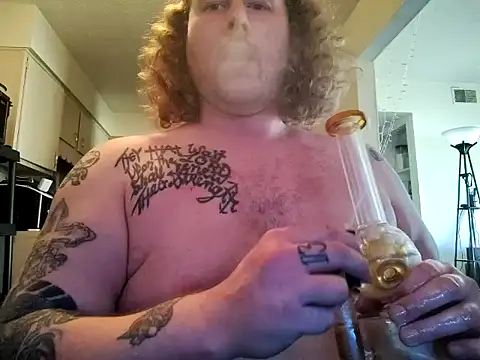 Snapshot of Barrentine88 chatting on 02/03/25, 04:31 Barrentine88 online show from 02/03/25, 04:31