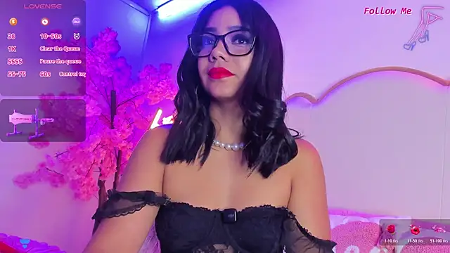 SenniaBella online show from 11/10/25, 01:38