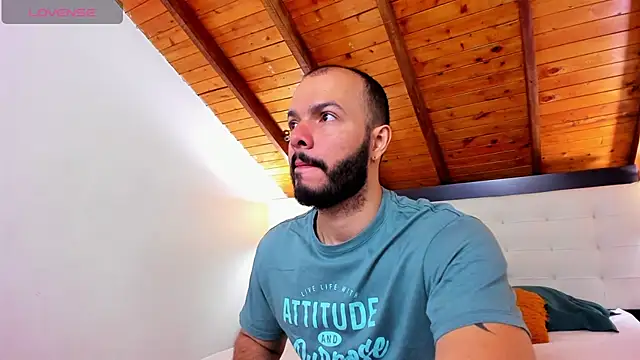 Snapshot of Tom_Bailey chatting on 09/30/25, 12:11 Tom Bailey online show from 09/30/25, 12:11