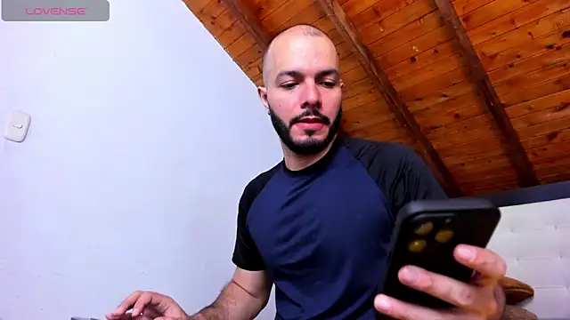 Tom Bailey online show from 04/14/26, 01:05