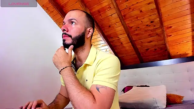 Snapshot of Tom_Bailey chatting on 11/14/25, 01:04 Tom Bailey online show from 11/14/25, 01:04