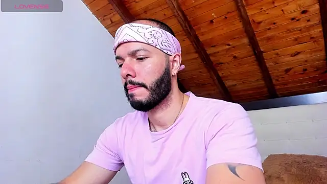 Snapshot of Tom_Bailey chatting on 09/22/25, 12:11 Tom Bailey online show from 09/22/25, 12:11