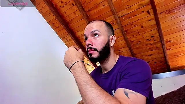 Snapshot of Tom_Bailey chatting on 10/26/25, 01:22 Tom Bailey online show from 10/26/25, 01:22