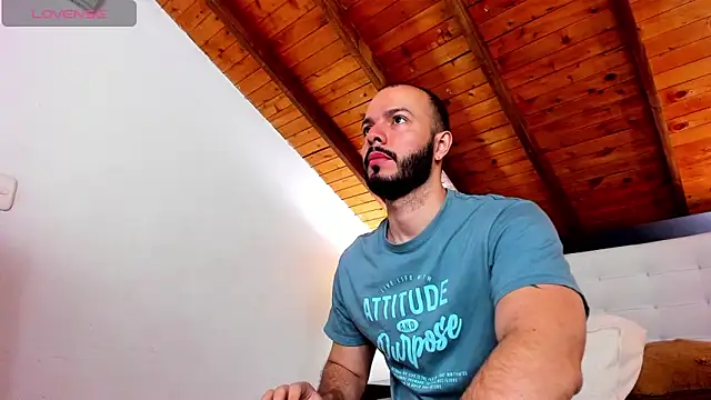 Snapshot of Tom_Bailey chatting on 12/14/25, 12:44 Tom Bailey online show from 12/14/25, 12:44