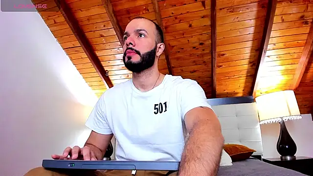 Snapshot of Tom_Bailey chatting on 11/01/25, 01:05 Tom Bailey online show from 11/01/25, 01:05