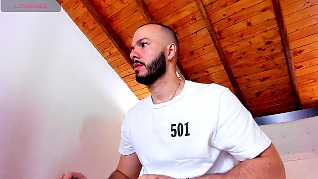 Snapshot of Tom_Bailey chatting on 11/30/25, 12:50 Tom Bailey online show from 11/30/25, 12:50