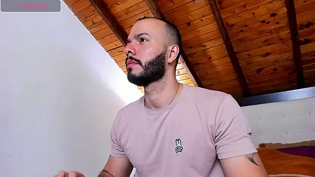 Snapshot of Tom_Bailey chatting on 09/21/25, 12:21 Tom Bailey online show from 09/21/25, 12:21