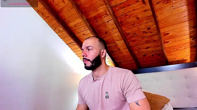 Snapshot of Tom_Bailey chatting on 11/11/25, 12:55 Tom Bailey online show from 11/11/25, 12:55