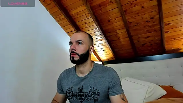 Snapshot of Tom_Bailey chatting on 10/04/25, 12:50 Tom Bailey online show from 10/04/25, 12:50