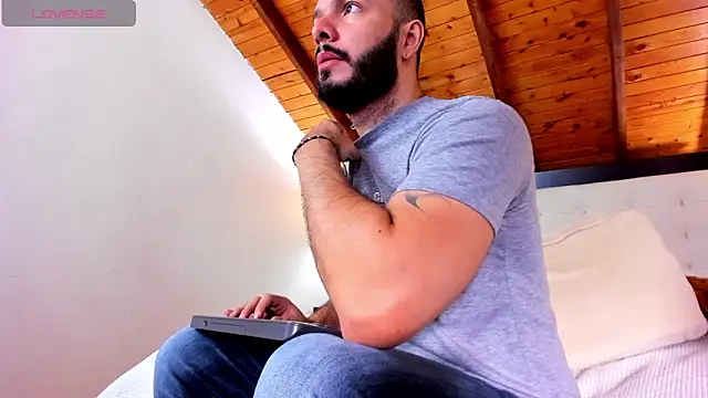 Snapshot of Tom_Bailey chatting on 11/17/25, 12:53 Tom Bailey online show from 11/17/25, 12:53