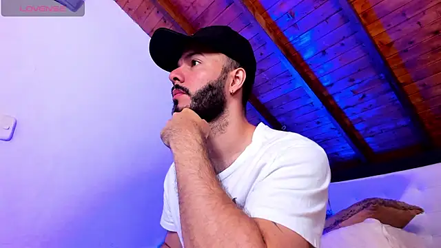 Tom Bailey online show from 04/12/26, 01:25