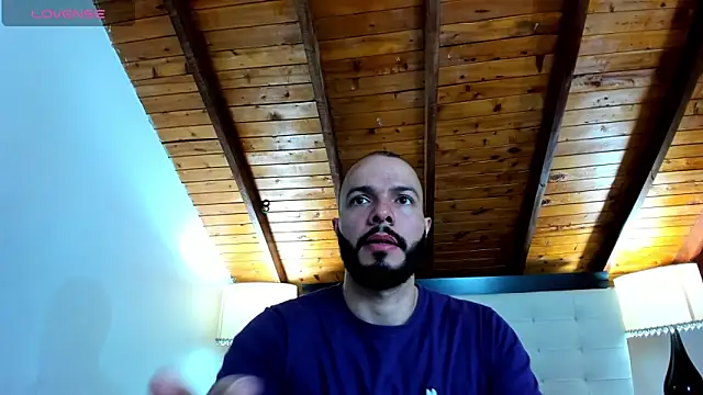 Snapshot of Tom_Bailey chatting on 10/06/25, 01:01 Tom Bailey online show from 10/06/25, 01:01