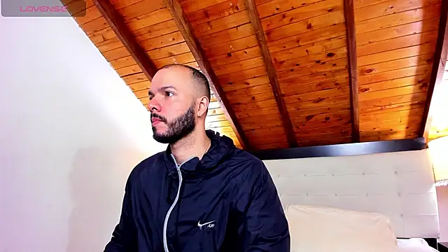 Snapshot of Tom_Bailey chatting on 10/21/25, 12:26 Tom Bailey online show from 10/21/25, 12:26