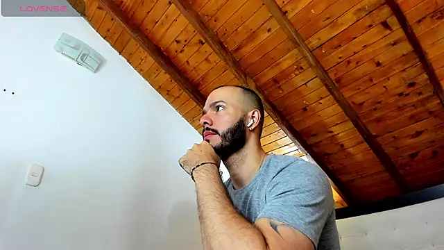 Snapshot of Tom_Bailey chatting on 12/02/25, 12:29 Tom Bailey online show from 12/02/25, 12:29