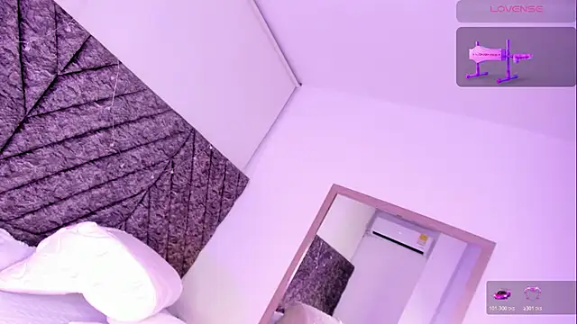 ALONDRAMILF online show from 04/07/26, 12:23