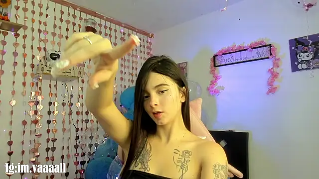 lucyy tay online show from 11/19/25, 01:22