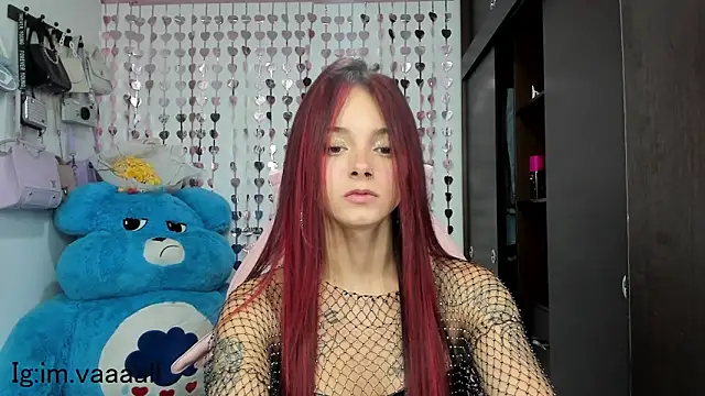 Snapshot of lucyy_tay chatting on 01/27/25, 11:54 lucyy tay online show from 01/27/25, 11:54