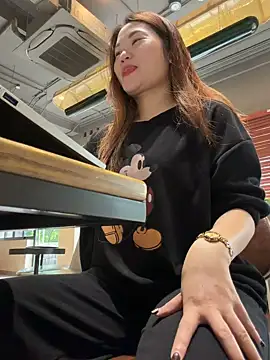 Emily 9xx online show from 11/12/25, 02:04