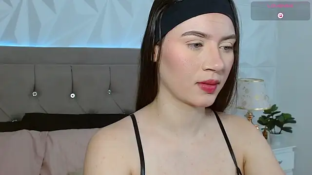 Gwen drew online show from 11/08/25, 12:52