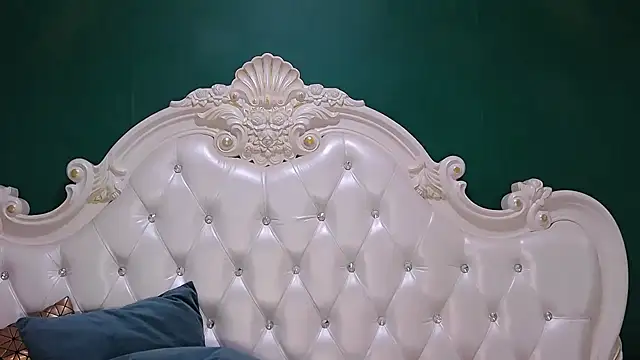 Snapshot of ArielBurn chatting on 09/15/25, 12:22 ArielBurn online show from 09/15/25, 12:22