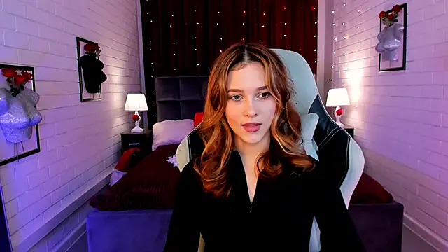 LolaLemona online show from 02/16/25, 09:15