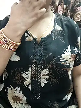 cuteyqueen online show from 03/11/25, 04:18