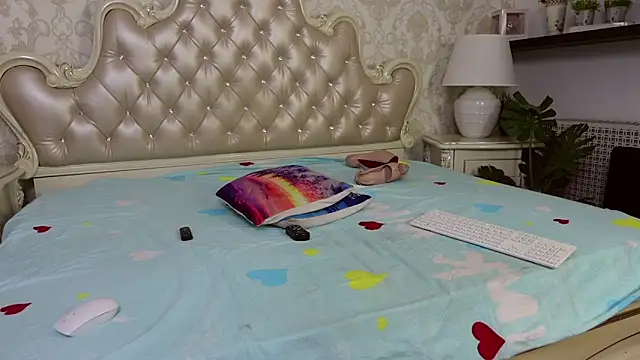 CarmellaAngel online show from 10/28/25, 10:03