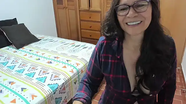 Snapshot of Carlaa-69 chatting on 10/09/25, 10:16 Carlaa-69 online show from 10/09/25, 10:16