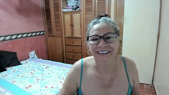 Snapshot of Carlaa-69 chatting on 03/08/25, 10:00 Carlaa-69 online show from 03/08/25, 10:00