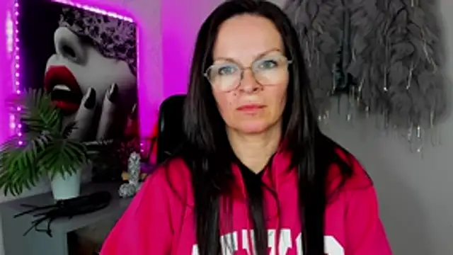 HelenLuxx online show from 04/09/26, 03:40