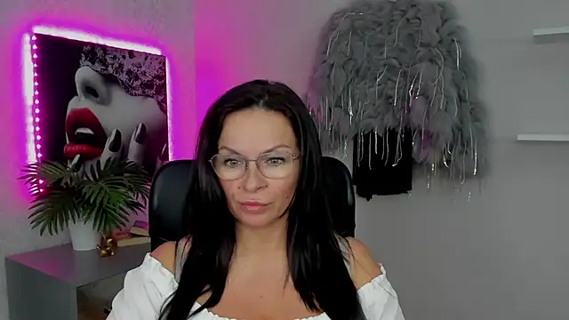 HelenLuxx online show from 03/14/25, 05:24