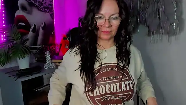 HelenLuxx online show from 03/28/26, 07:42