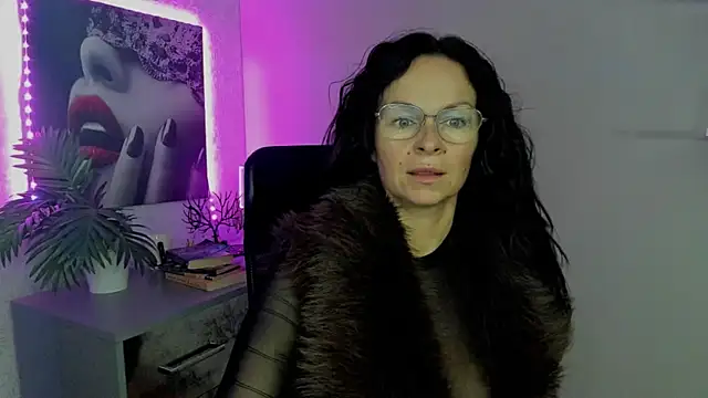 HelenLuxx online show from 09/24/25, 05:36