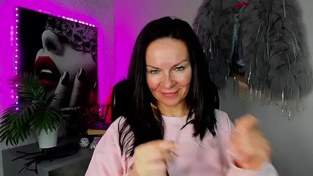 HelenLuxx online show from 04/03/26, 02:45