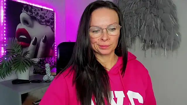 HelenLuxx online show from 03/11/26, 04:23