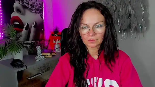 HelenLuxx online show from 03/27/26, 04:30