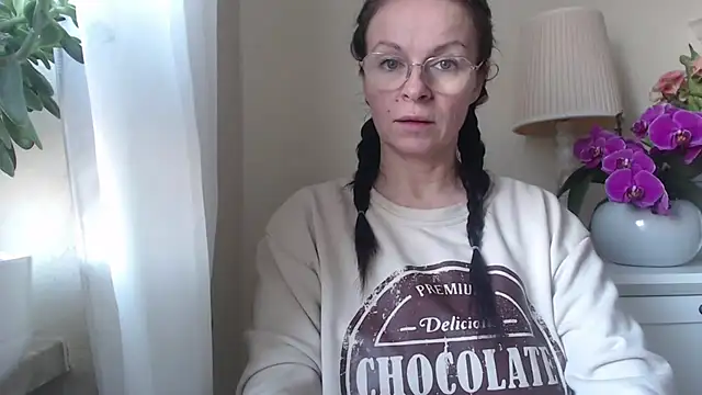 HelenLuxx online show from 11/07/25, 07:24