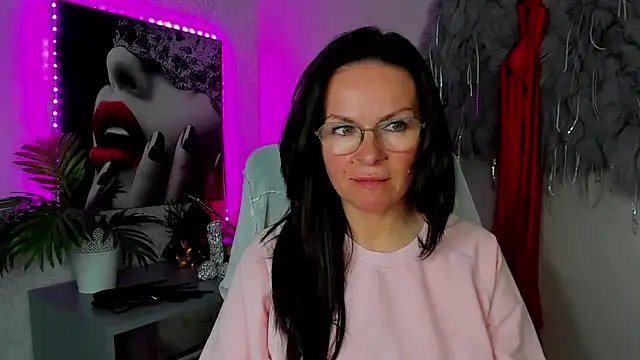 HelenLuxx online show from 04/30/26, 02:35