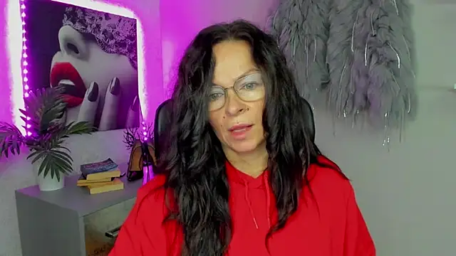 HelenLuxx online show from 10/16/25, 05:38