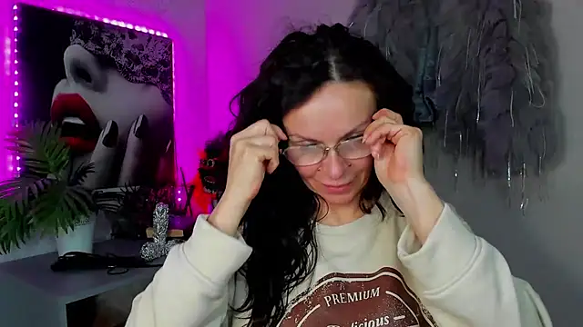 HelenLuxx online show from 04/15/26, 02:43