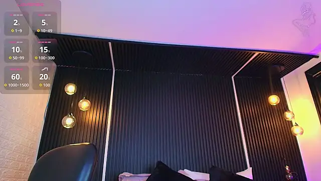  Holly Cat online show from 10/24/25, 08:52