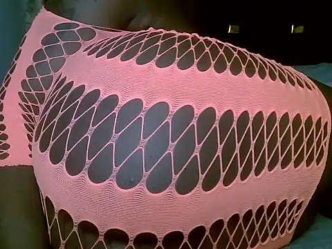 Its tyra online show from 10/08/25, 06:19