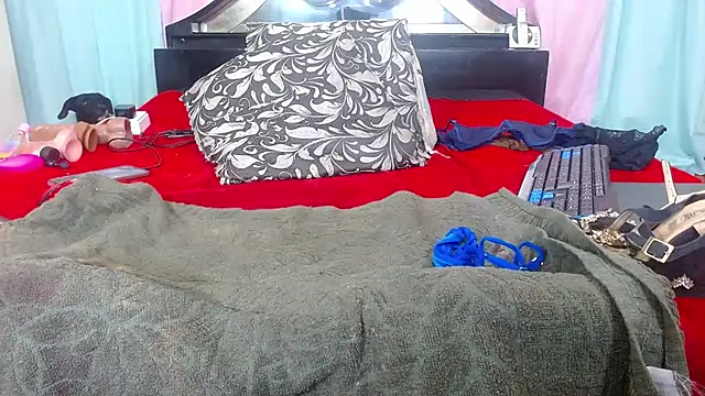 Karina Molina online show from 03/10/25, 11:06