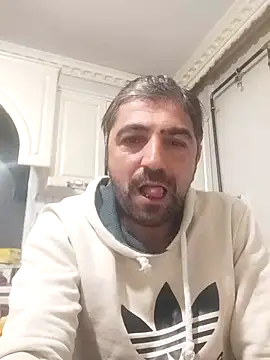 Snapshot of Muratcanik44 chatting on 03/11/26, 11:32 Muratcanik44 online show from 03/11/26, 11:32