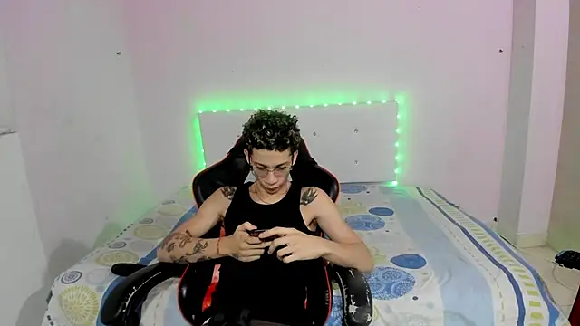 Snapshot of mateodeamjo chatting on 10/29/25, 08:46 mateodeamjo online show from 10/29/25, 08:46